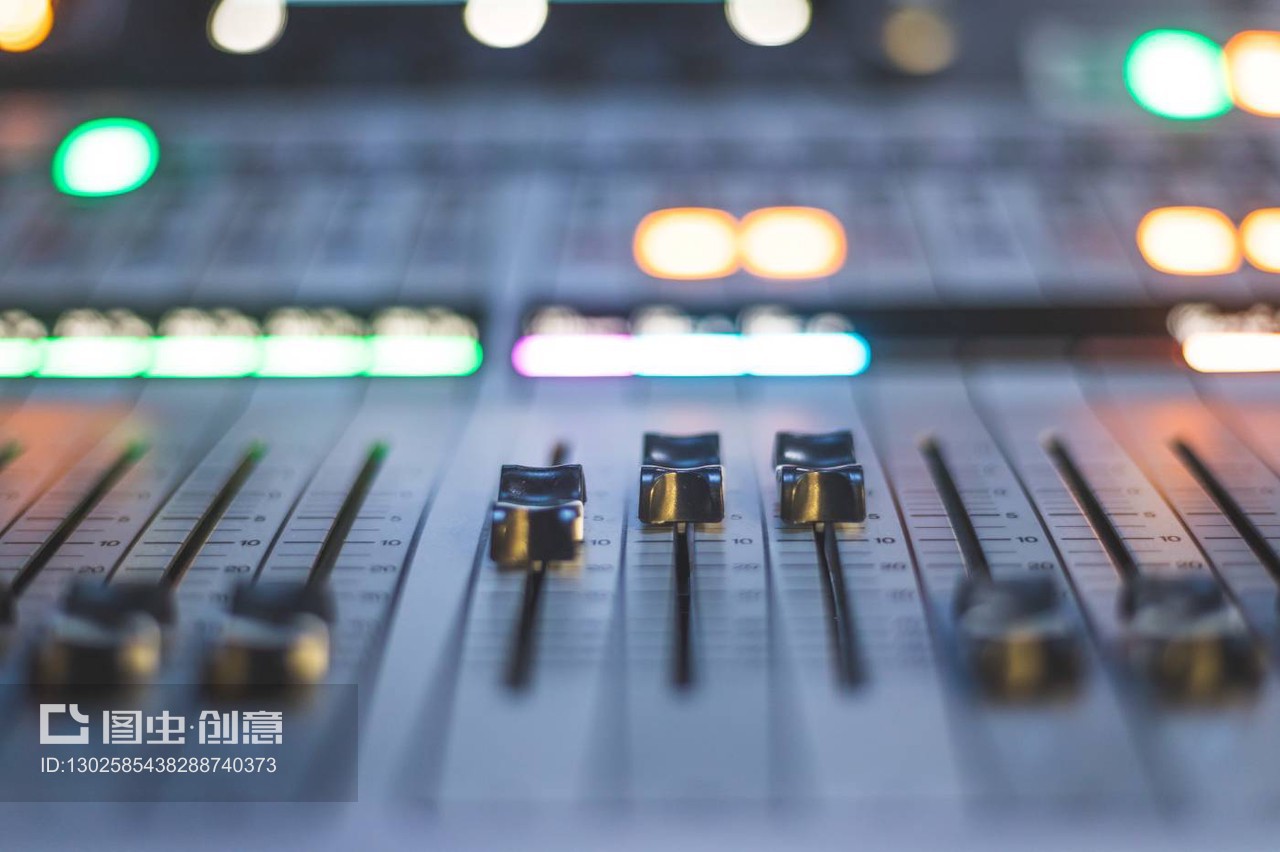 錄音室調(diào)音臺(tái) 專業(yè)音樂制作的核心利器